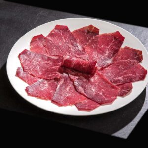Cecina cortada y emplatada